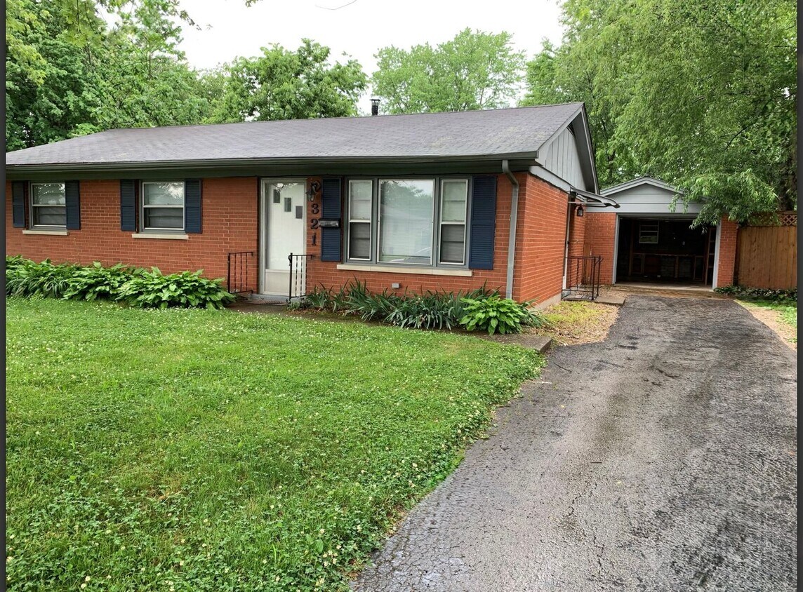 Foto principal - Cute house with a fenced in yard!