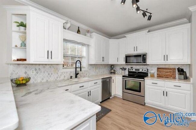 Building Photo - 109 Bayberry Ln