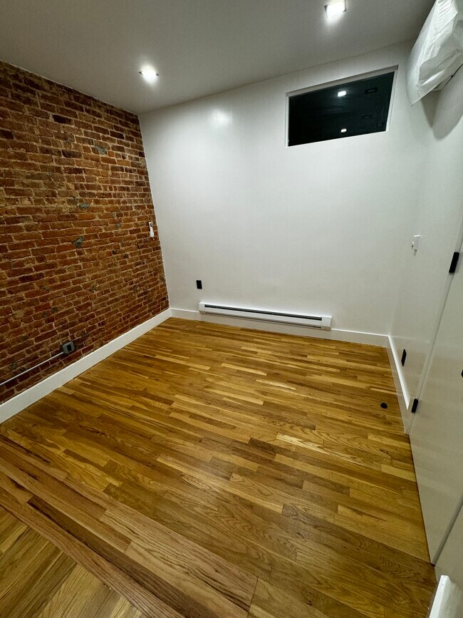 Building Photo - 6080 Catalpa Ave