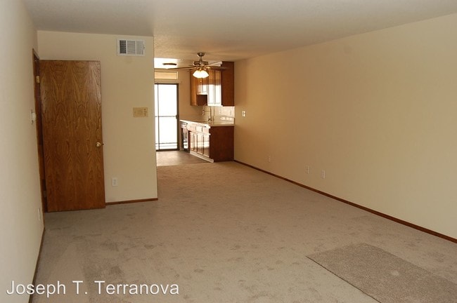 Building Photo - 536 E Cypress Ave
