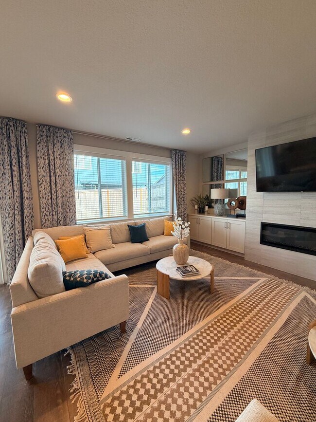 Foto del edificio - Model home! 4-bed 3-Bath Home on Moon MTN!