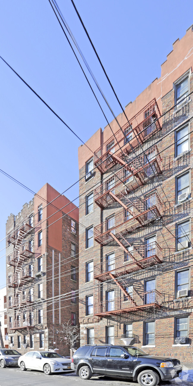 Building Photo - 3528 99th St