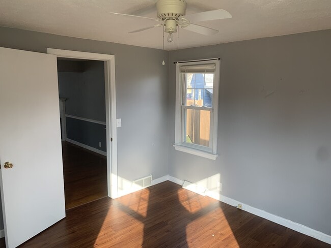 Building Photo - 5066 Gladwae Dr