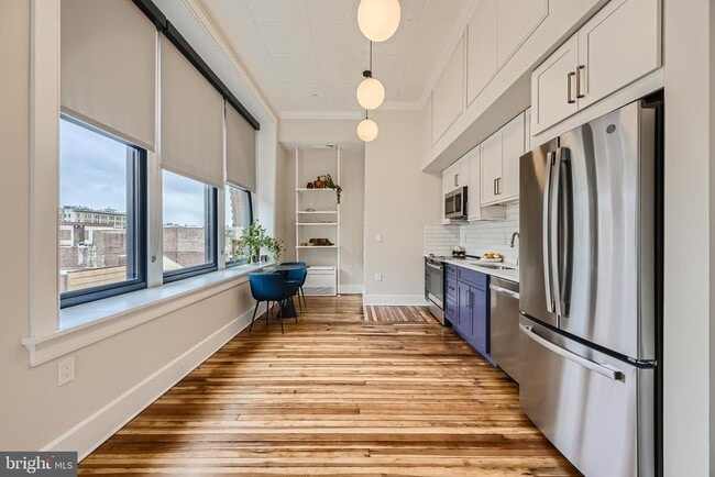 Foto del edificio - 303 N Howard St