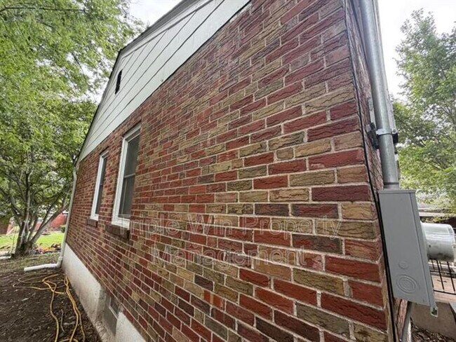 Foto del edificio - 8004 Monroe Ave