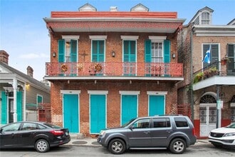 Building Photo - 607 Barracks St