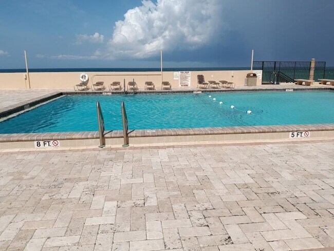 Foto del edificio - 3051 S Atlantic Ave