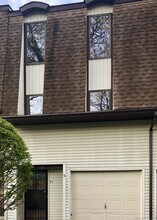 Building Photo - 426 Farmington Ave