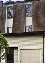 Building Photo - 426 Farmington Ave