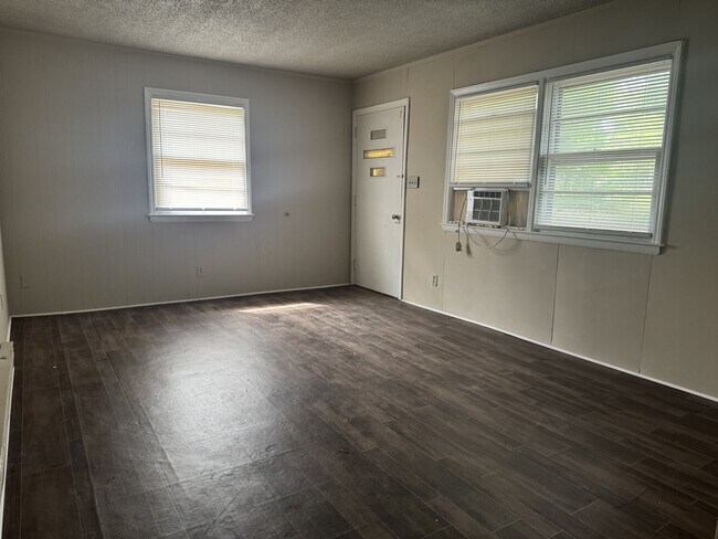 Foto del edificio - 406 E Park Dr