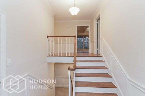 Foto del edificio - 5 Howell Rd