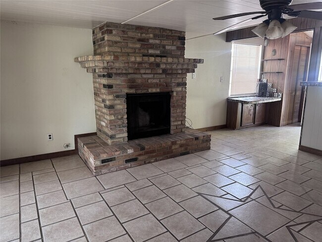 Foto del edificio - 16477 Piper Ln