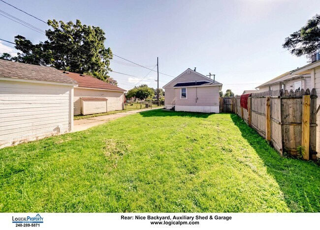Foto del edificio - 2 Bed/ 1Bath Ranch w/, Stove, Fridge, Dish...