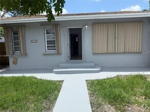 Building Photo - 3110 SW 23rd Terrace