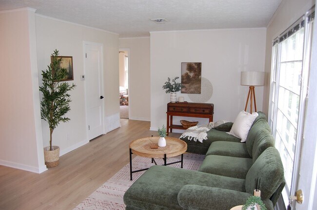 Foto del edificio - Super-cute 2bd home near Midtown!