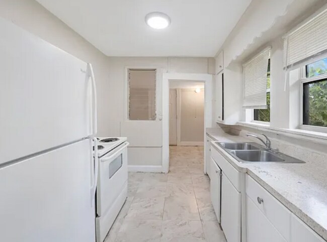 Foto del edificio - 235 35th St S
