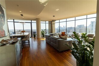 Building Photo - 2233 Peachtree Rd NE