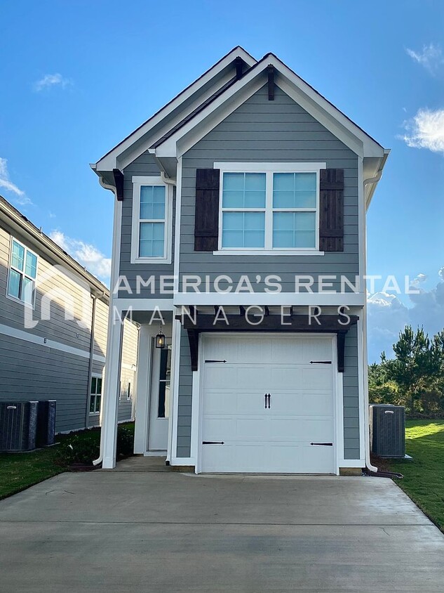 Foto principal - Home for Rent in Calera, AL!!! Available t...