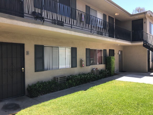 Primary Photo - 1230 W Hillandale Ave