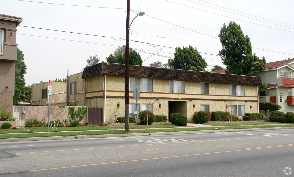 13833 Victory Blvd, Van Nuys, CA 91401 Apartments in Van Nuys, CA