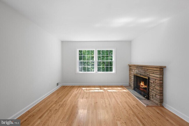 Building Photo - 2816 Ellicott St NW