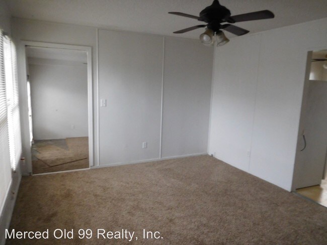 Building Photo - 3 br, 1 bath House - 39 Coffee St