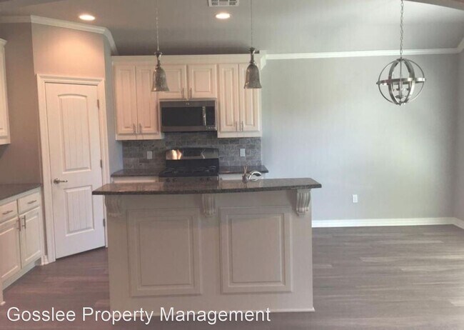 Building Photo - 5006 Ames Pl