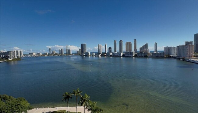 Building Photo - 2600 Island Blvd