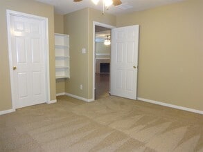 Building Photo - 16727 Foursquare Dr