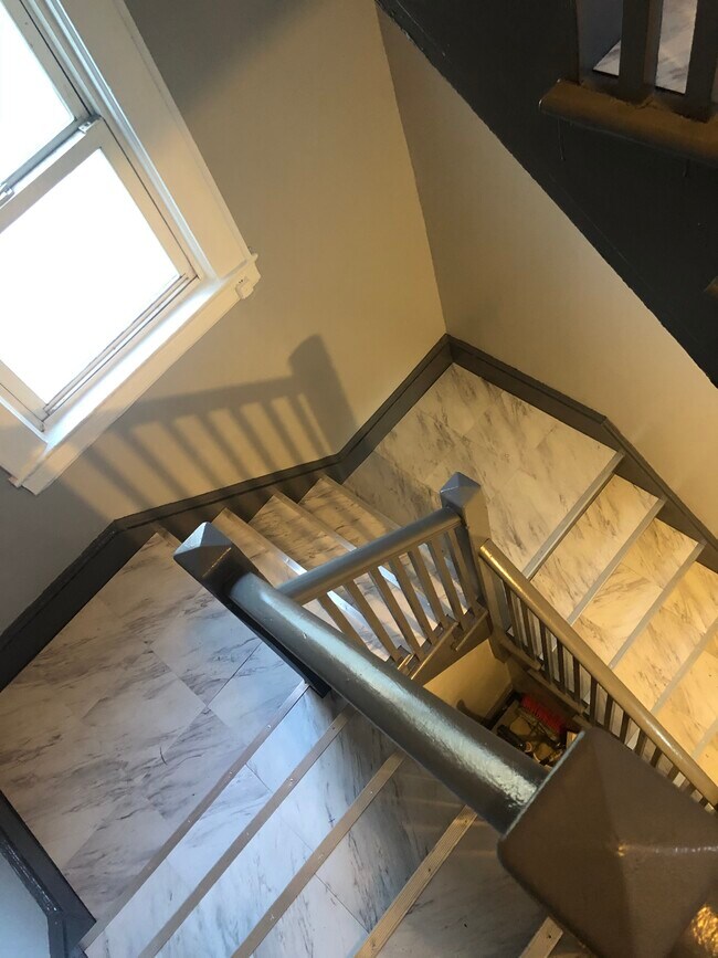 Stairs and Hallway to 2nd Floor - 48 Oxford Pl