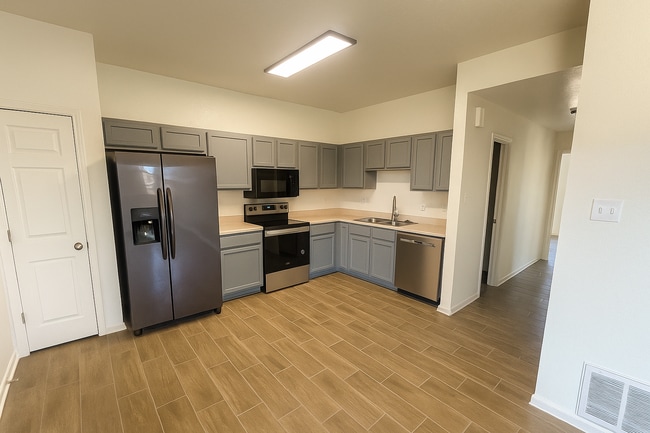 Building Photo - 5109 Daybreak Dr