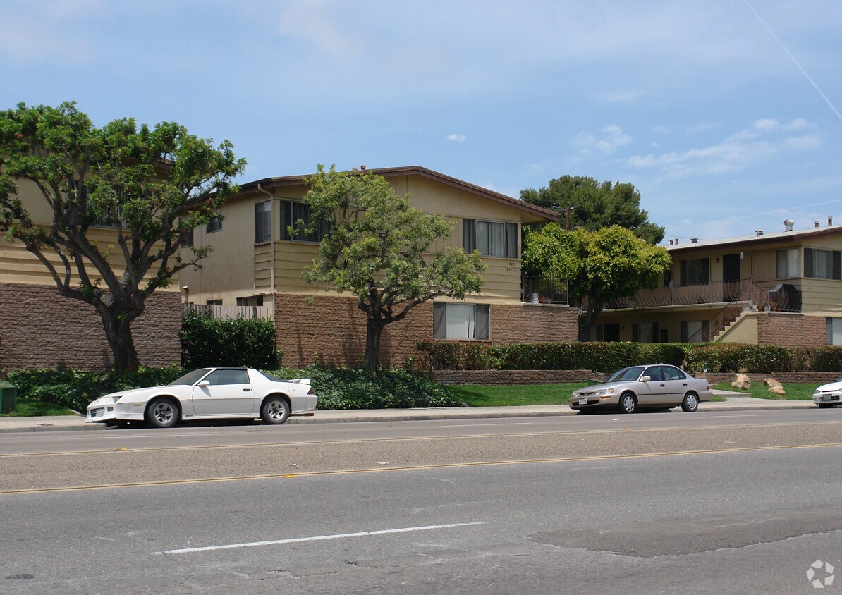 Primary Photo - 4520-4524 Clairemont Dr