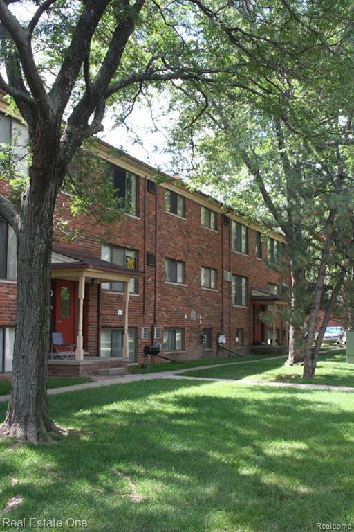 Building Photo - 320 N Crooks Rd