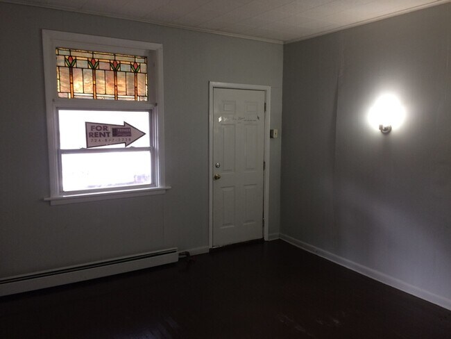 Building Photo - 256 Maplewood Ave