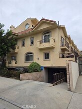 Building Photo - 10220 Samoa Ave