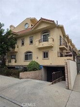 Building Photo - 10220 Samoa Ave