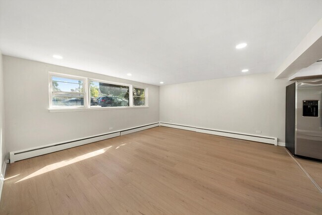 Foto del edificio - 7062 W Diversey Ave