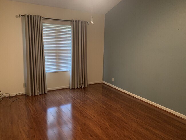 Building Photo - 1203 Strawberry Cove
