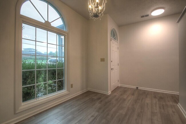 Foto del edificio - 3788 Old Tates Creek Rd