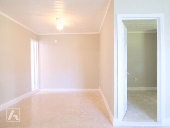 Foto del edificio - 1216 Cloverlawn Ave