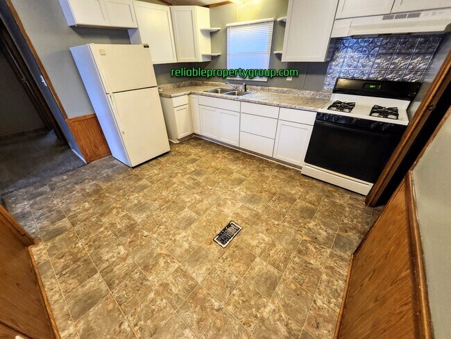 Foto del edificio - New Listing in Fort Wayne