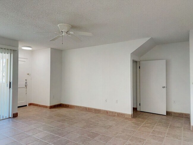 Foto del edificio - Kulana Knolls 1 bedroom townhome with TWO parking