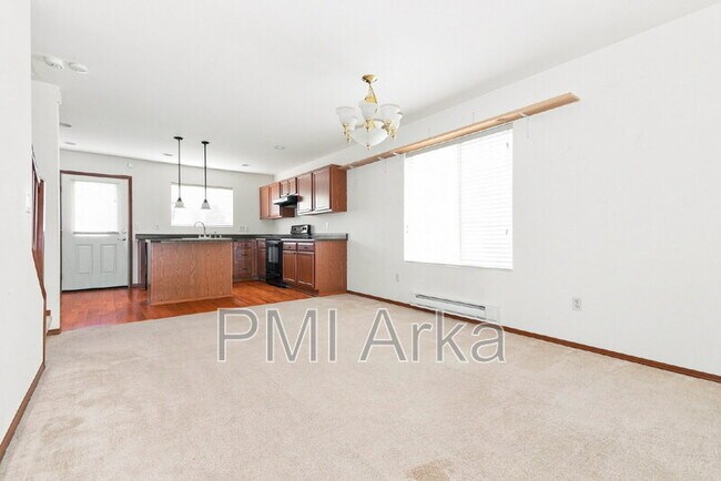 Building Photo - 11048 Elliston Way NE