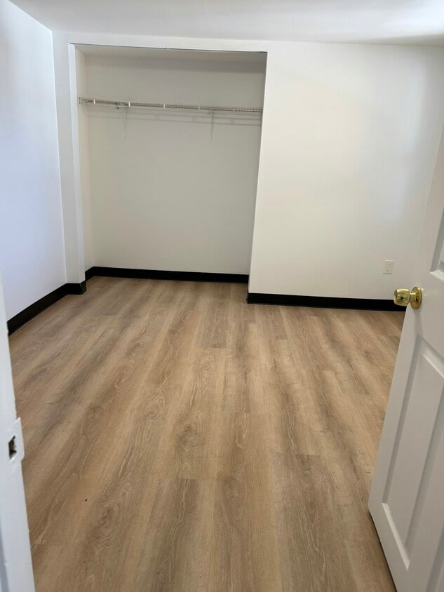 Building Photo - 222 Main St