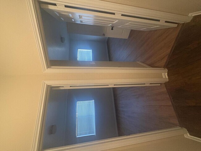 Foto del edificio - 6101 Shamrock Dr