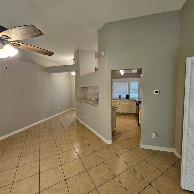 Building Photo - 3427 Brookwood Dr