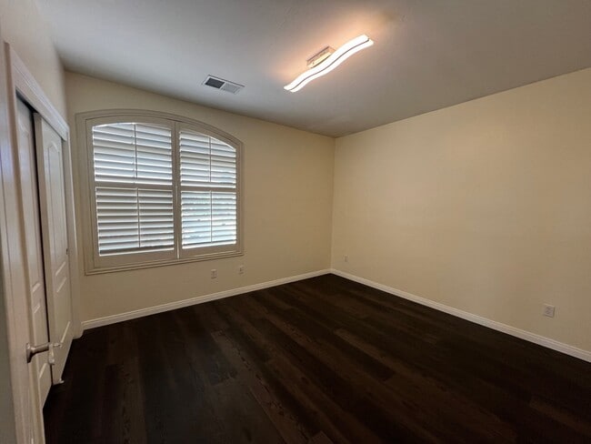 Building Photo - 10818 Cypress Falls Ave