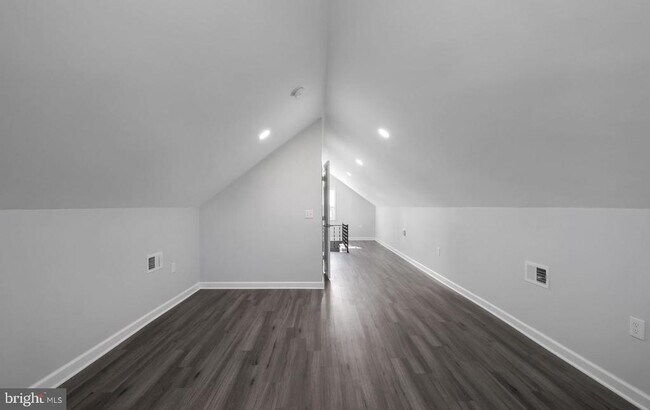 Foto del edificio - 4707 Tuckerman St