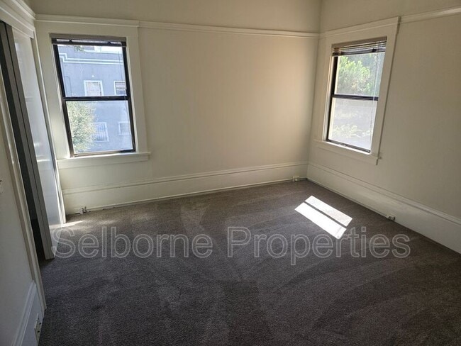 Building Photo - 359 Grand Ave