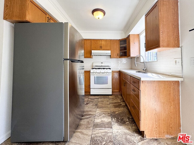 Building Photo - 750 Hyperion Ave